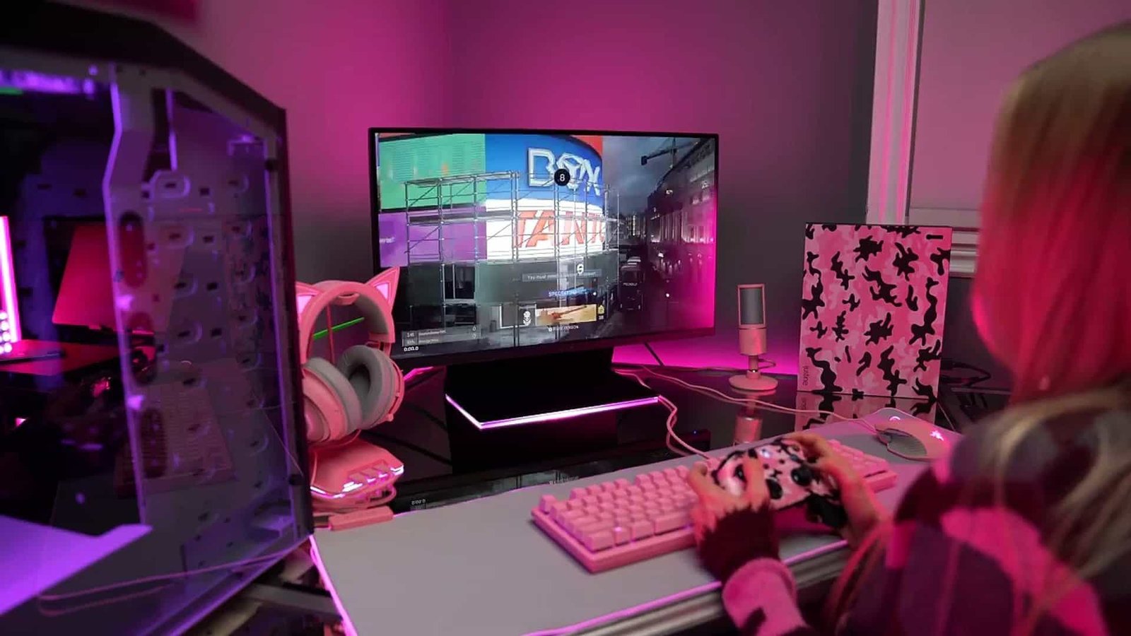 33 Fabulous Looking Pink Gaming Setup for Gamer Girls - GPCD